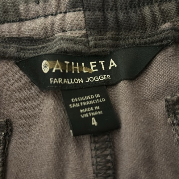 Athleta Camo Farallon Jogger - Picture 4 of 5